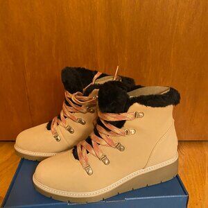 Dr Scholls Women’s So Cozy Beige Waterproof Faux Fur Booties Size 7